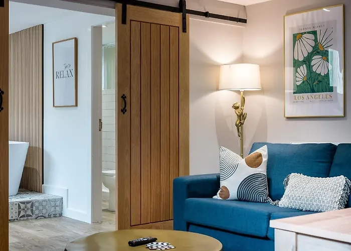 Host & Stay - The Georgian Coach House 2